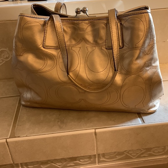 Coach Authentic Metalic Gold Bag - Picture 3 of 11